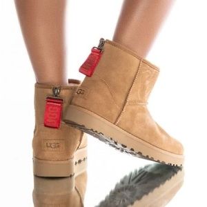 Ugg Classic Mini Logo Zip